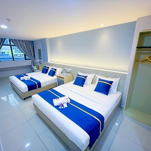Deluxe Family Room